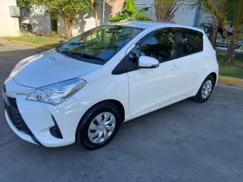 Toyota vitz 2020 reciÉn importada  4 cilindros . impecable