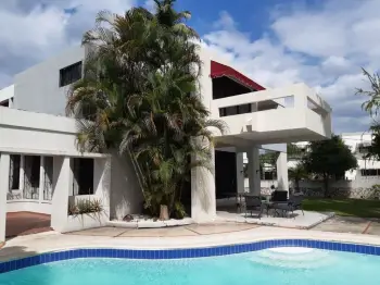Exclusiva casa amueblada en alquiler en arroyo hondo