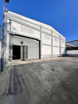 Nave industrial en alquiler – zona industrial villa aura