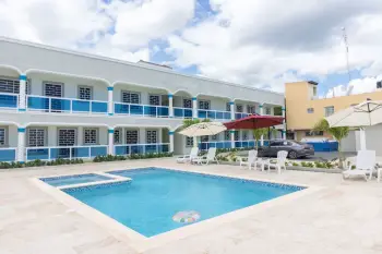Apartamento amueblado  frente a la playa.