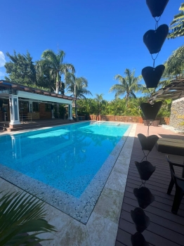 Villa de 5 habitaciones en venta en juan dolió.