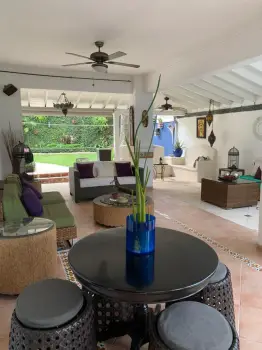 Casa de 3 habitaciones en venta en arroyo hondo viejo.