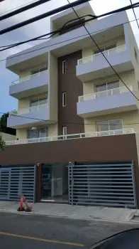Apartamento de 3 habitaciones en venta en la av. independencia.