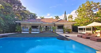 Vendo lujosa villa en metro country club juan dolio