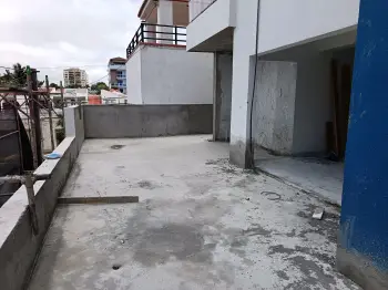 Bello 2 piso con terraza reparto los 3 ojos planes de pagos 3 hab asce