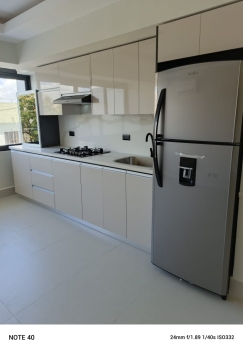 Apartamento en alquiler con linea blanca en evaristo morales