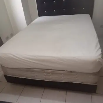 Vendo cama full con doble colchón