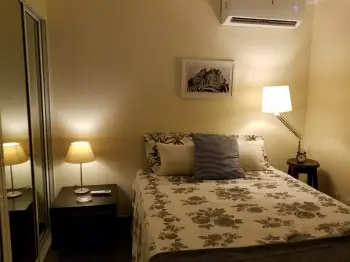 Cerca de la independencia amueblada con su baños   aires y parqueo