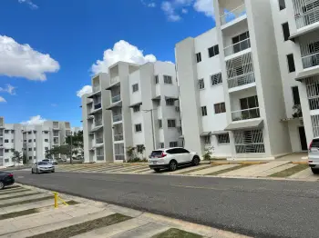 Cuarto piso de tres habitaciones en cuidad juan bosch
