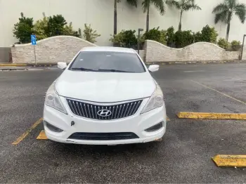 Hyundai grandeur año 2012 negociable