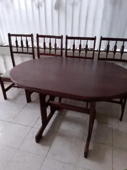 Juego de comedor caoba 4 sillas para reparar