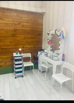 Vendo punto comercial salón de belleza totalmente amueblado