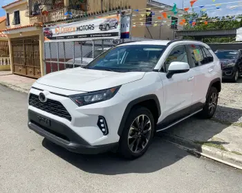 Toyota rav4 le 2021