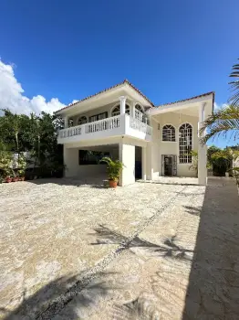 Villa de 3 habitaciones en venta en juan dolió.