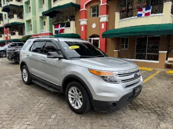 Ford explorer xlt tres filas año 2015