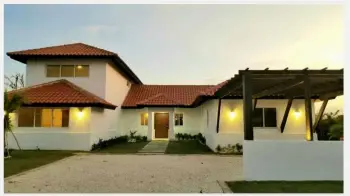 Vendo hermosa villa con vista al campo de golf en la estancia