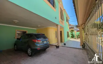 Casa de oportunidad para la familia en los tres ojos avenida charles d