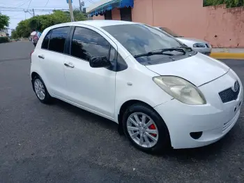 toyota vitz 4cl 2007 en la lata ubicada en cristo rey