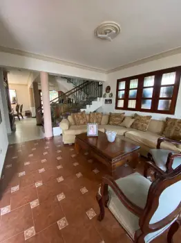 Vendo casa en arroyo hondo con 300 mts