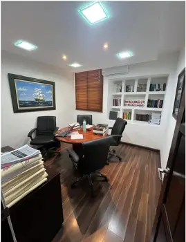 Alquilo local de oficinas ensanche naco 74 mts.2 3er. nivel