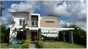 Vendo villa en la romana.