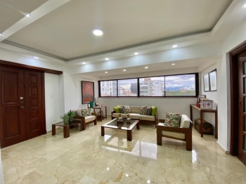 Apartamento de 4 habitaciones en venta en cacicazgos.