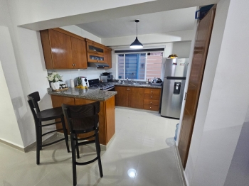 Apartamento de 3 habitaciones en venta en vista hermosa.
