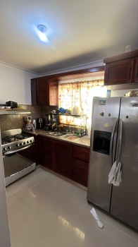 Apartamento de 3 habitaciones en venta en vista hermosa.