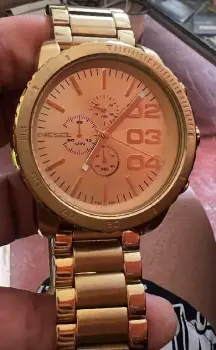 Reloj diesel dz5301 dorado como nuevo 1 mes de garantia