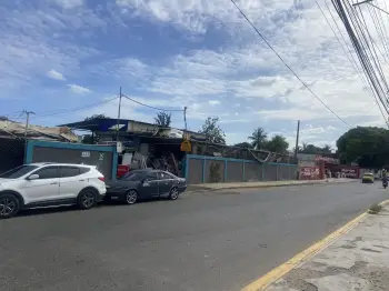 Local comercial 2500 metros