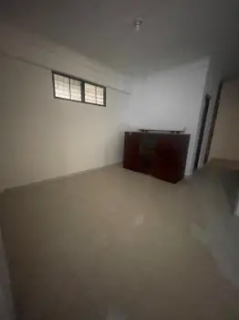 Vendo en evaristo morales  1er piso  3 hab 2.5 baños balcón sala comed
