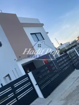 Casa en venta de 3 niveles