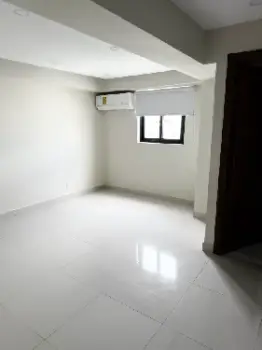 Se alquila hermoso apartamento en seralles piso alto