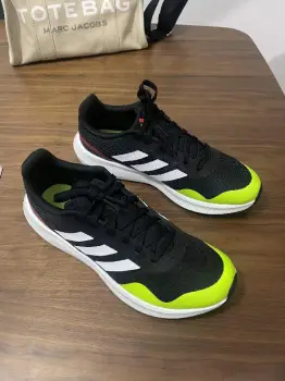 Adidas tennis run