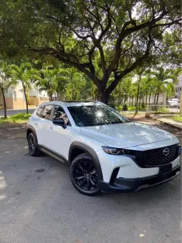 Mazda cx-50 2023 premium plus 4x4 clean carfax  Óptimas condiciones