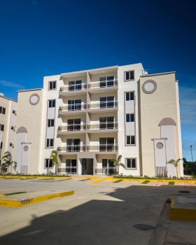 Apartamento de 3 habitaciones en venta en la av. hípica.