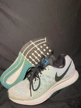 Tenis nikes azules  en monseñor nouel