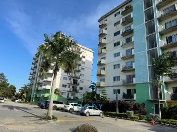 Jochy real estate vende penthouse en el residencial bella stonia la ro