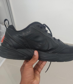 Nike air monarch iv