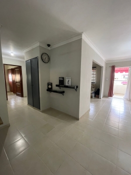 Apartamento en venta en los altos de arroyo hondo.