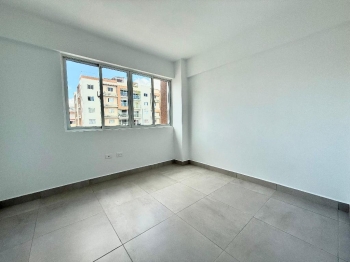 Apartamento de 3 habitaciones en venta en la av. independencia.