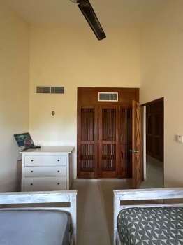 Amplia villa renovada en metro country club.