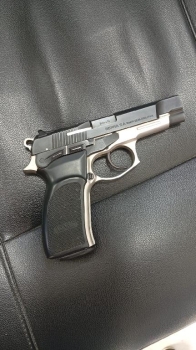 Pistola versa 15 tiro precio 370 todo y permiso incluido