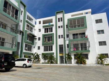 Apartamento en venta de 3 habitaciones en la jacobo