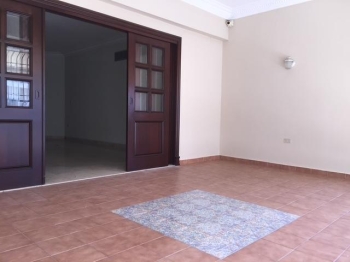 Alquilo en piantini apartamento con linea blanca