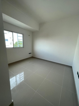 Apartamento en venta en los 3 ojos.