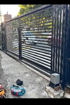 Motor italiano en aceite de 1500kg de uso intensivo para portón de mar