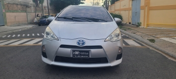 Toyota aqua prius c 2015