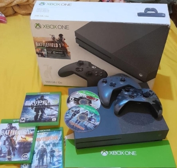 Xbox one tipo s  excelente condiciones...