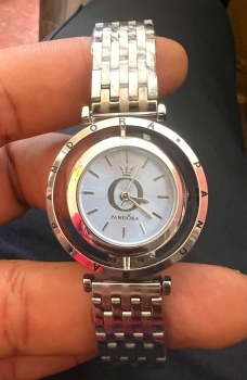 Reloj pandora para damas caja y brazalette ac/inox resisente al agua m